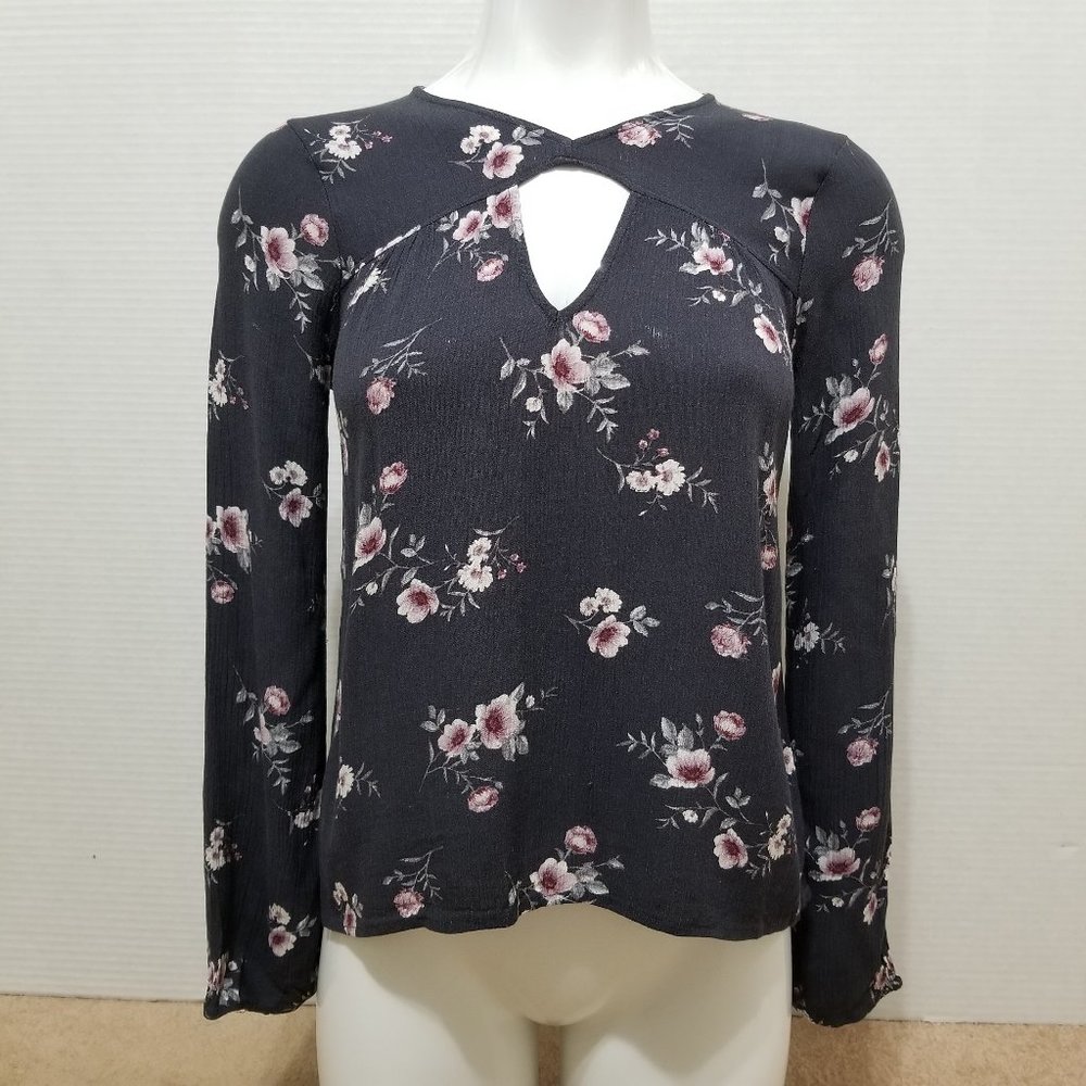 Full Tilt top XS floral print keyhole cutout long sleeve 100% rayon Tillys